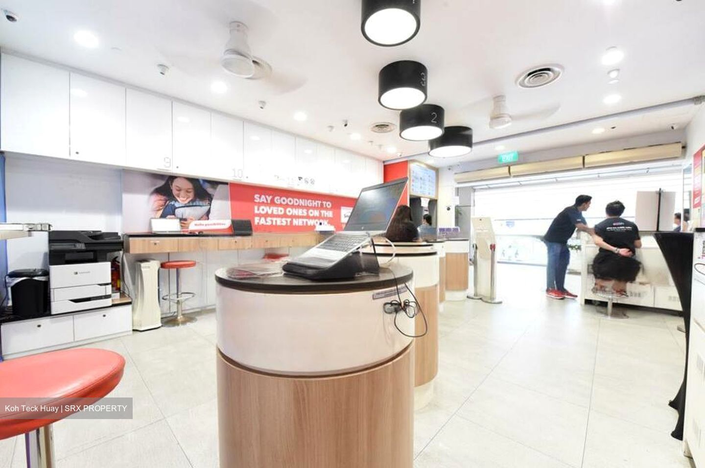 Lucky Plaza (D9), Shop House #454130301